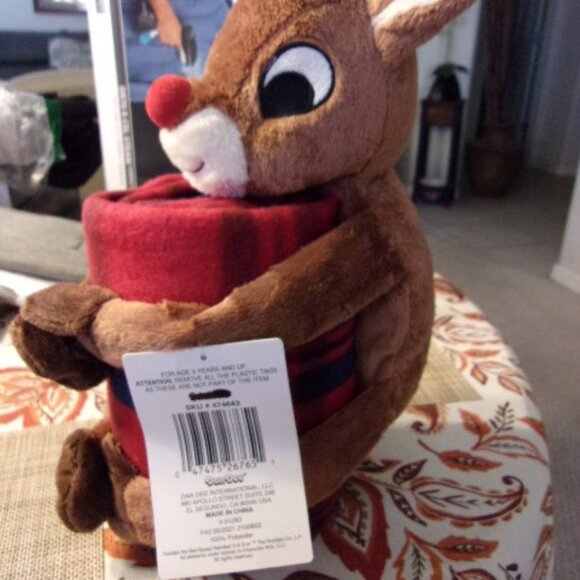 New  Rudolph plush  Throw blanket - Picture 6 of 6